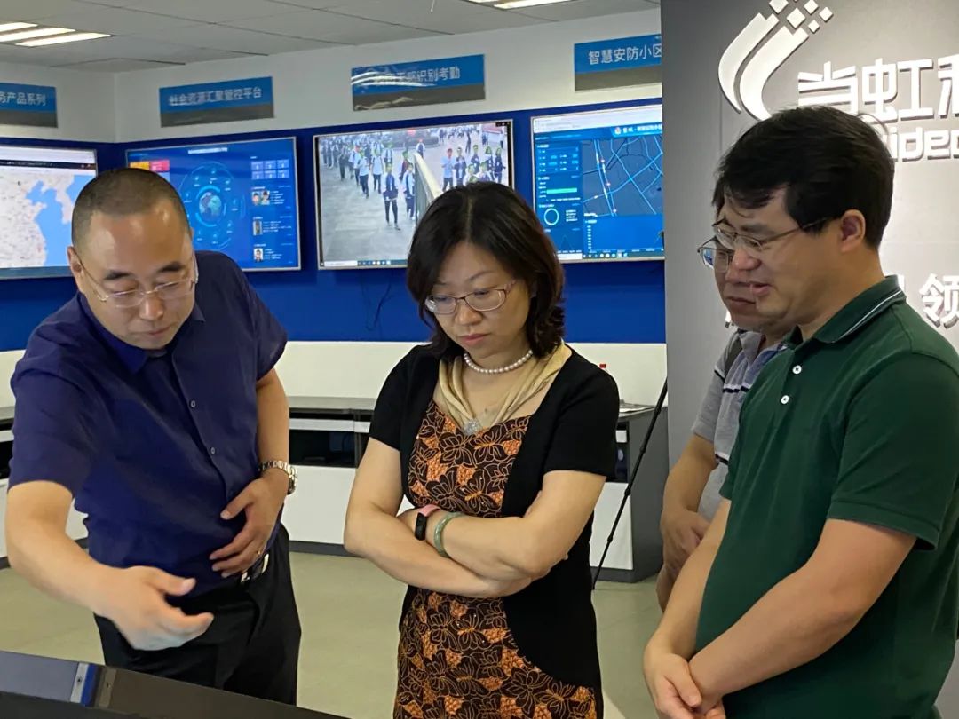 杭州市科技局党组书记周扬一行考察调研伟德国际1946