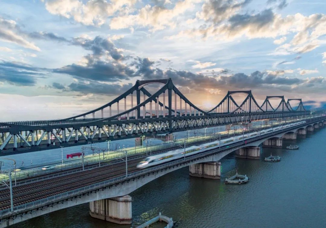 今天，杭州首条机场轨道快线开通！伟德国际1946助力安全高效运营